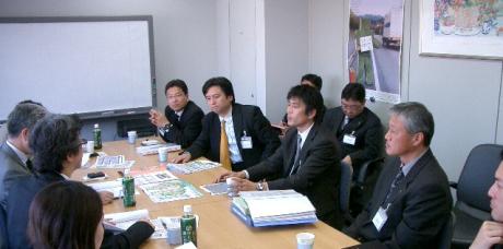 準加盟申請(塚野代表取締役、山口部長、池田専務理事、尾形前代表